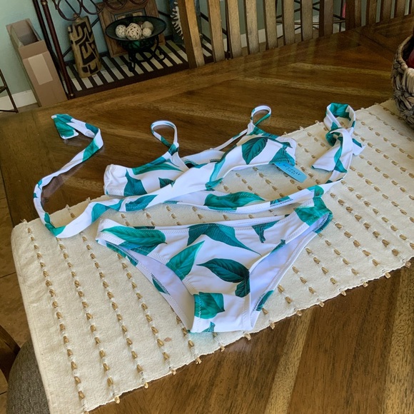 NWT CHEEKY GAL Bikini - Picture 1 of 2